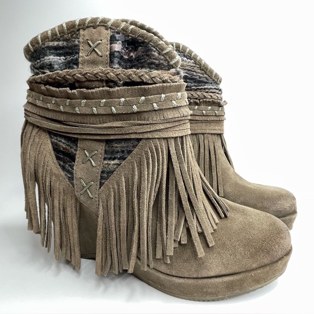 Naughty Monkey Boots Taupe Ankle Boho Wedge Bootie Fringe Size 7